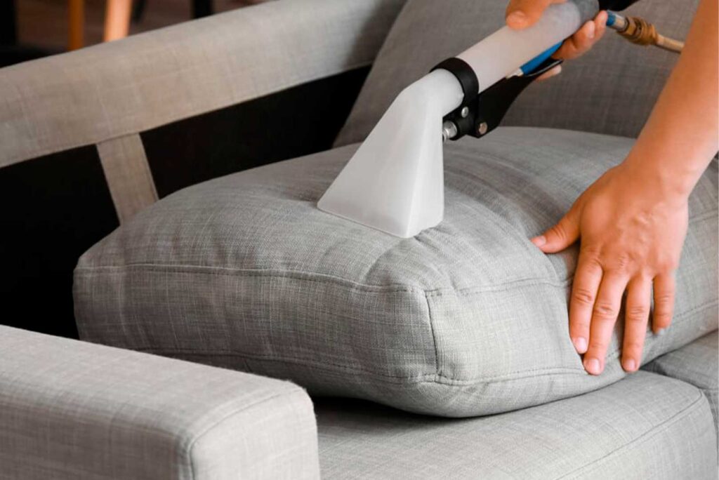 Casos donde se recomienda el lavado de muebles a vapor en Bogotá